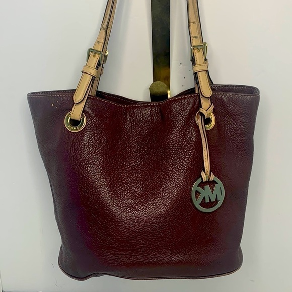 Michael Michale Kors jet set tote in Brown/buff with gold hardware. - Picture 1 of 11